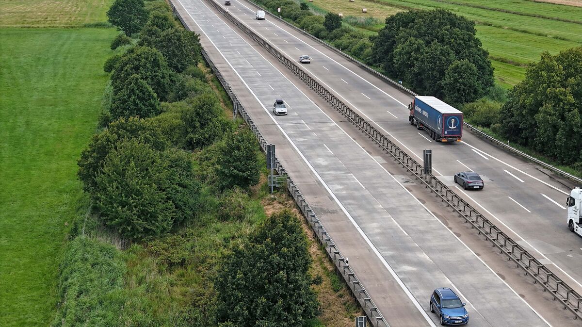 Die A27 ist streckenweise in einem schlechten Zustand. Eigentlich sollt eine Sanierung erfolgen, aber die dürfte nach den Finanzplanungen des Bundes wohl erst einmal auf Eis gelegt werden. Foto: Die Autobahn GmbH des Bundes