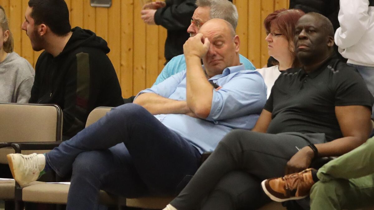 Holger Junghans (l.), der jetzt als Baskets-Geschäftsführer entlassen wurde, hat mit Joel Moore (r.) einen britischen Trainer geholt, der die Jugendarbeit vorangetrieben hat. Moore hat vor zwei Wochen auch den Posten des Baskets-Coaches übernommen. Foto: Lütt