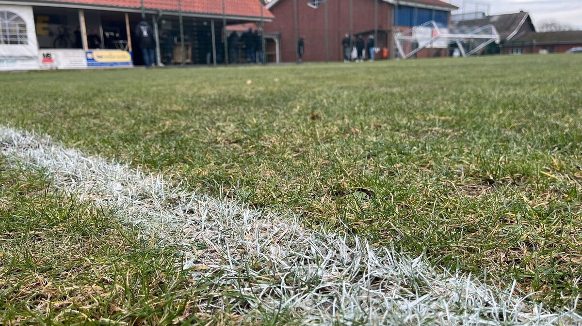 Kurz vor dem Anpfiff wurde das Börde-Derby zwischen dem TSV Hollen-Nord und dem TSV Lamstedt doch noch abgesagt. Foto: Unruh