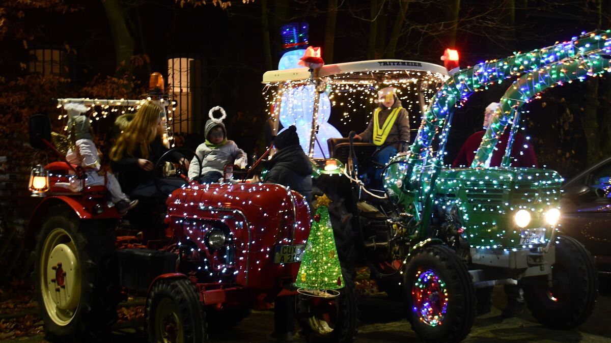 Am Freitagabend gab es die erste Lichterfahrt in Otterndorf. Foto: Schröder