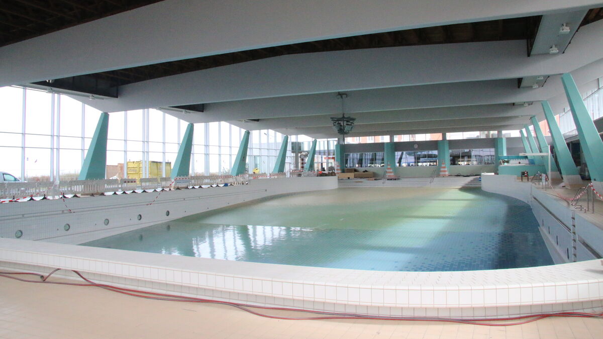 Das große Wellenbecken im Ahoi-Thalassozentrum in Cuxhaven-Duhnen bleibt vorerst geschlossen. Das Wasser wurde teilweise abgelassen. Archivfoto: Potschka