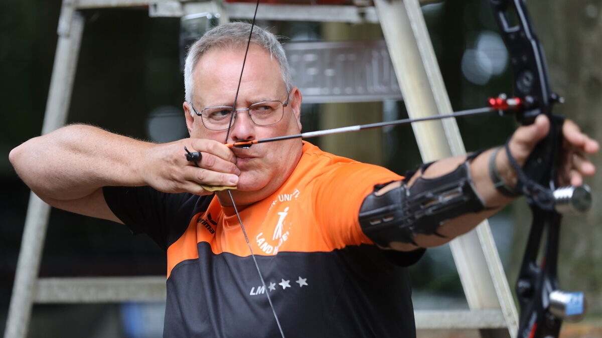 Volle Konzentration: Günther Conrad gehört zu den besten Blankbogenschützen Deutschlands und sammelte nun erste internationale Erfahrungen. Foto: Unruh
