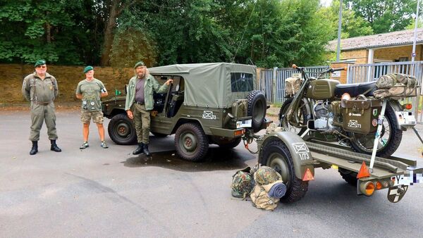 "Tränen in den Augen": Ex-Soldaten treffen sich nach fast 40 Jahren in Altenwalde