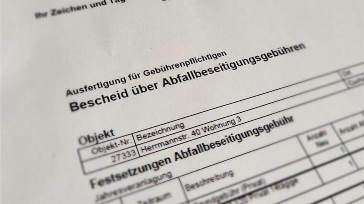 So sieht der Bescheid über Abfallbeisitungsgebühren aus, den die Haushalte im Cuxland ab Oktober 2023 bekommen. Foto: Landkreis Cuxhaven