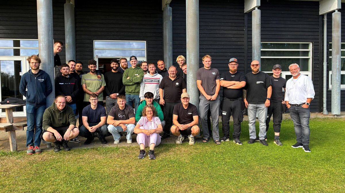 Die Schüler der BBS-Cuxhaven, gemeinsam mit der dänischen Schulklasse der EUC Syd und den Lehrkräften Niels Wihborg Andersen, Marko Schaffer sowie der EU-Koordinatorin Dr. Ulrike Jakobsen. Foto: BBS Cuxhaven