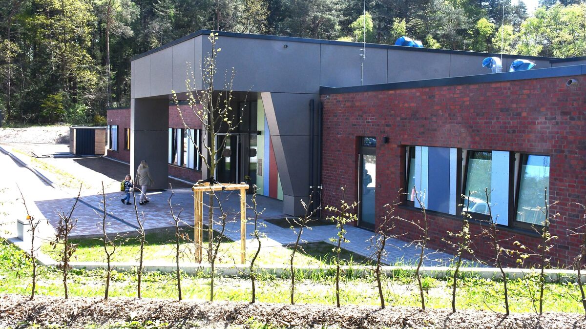 Die im Sommer dieses Jahres eröffnete neue Kindertagesstätte in Hechthausen. Die Einrichtung mit rund 1000 Quadratmeter Fläche für 65 Kinder hat 5,5 Millionen Euro gekostet. Foto: Schröder