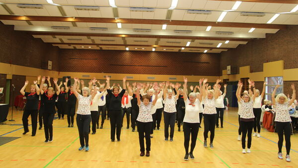 DRK-Tanznachmittag in Otterndorf: 150 Senioren feiern Gemeinschaft und Bewegung