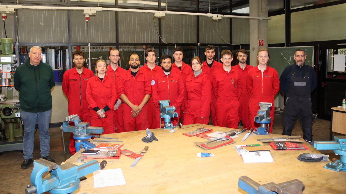 Die Klasse "SBTA 037" lernt seit Mitte August an der Staatlichen Seefahrtschule und den BBS. Foto: Herzka / BBS Cuxhaven