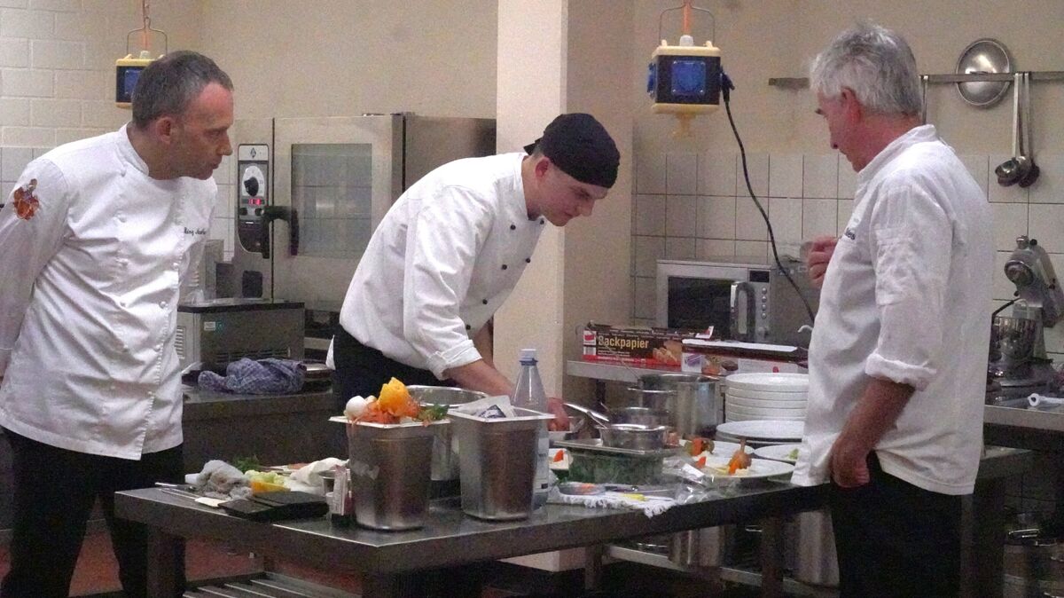 Zum 29. Mal fand die "Neptunschale" in den BBS Cuxhaven statt. Der gastgewerbliche Nachwuchs trat bei dem Wettbewerb gegeneinander an. Foto: Brettschneider