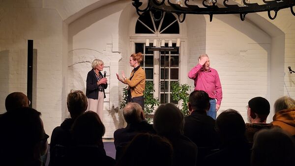 Im Cuxhavener Schloss Ritzebüttel: Instant Impro trifft auf Künstlergruppe Quadrat