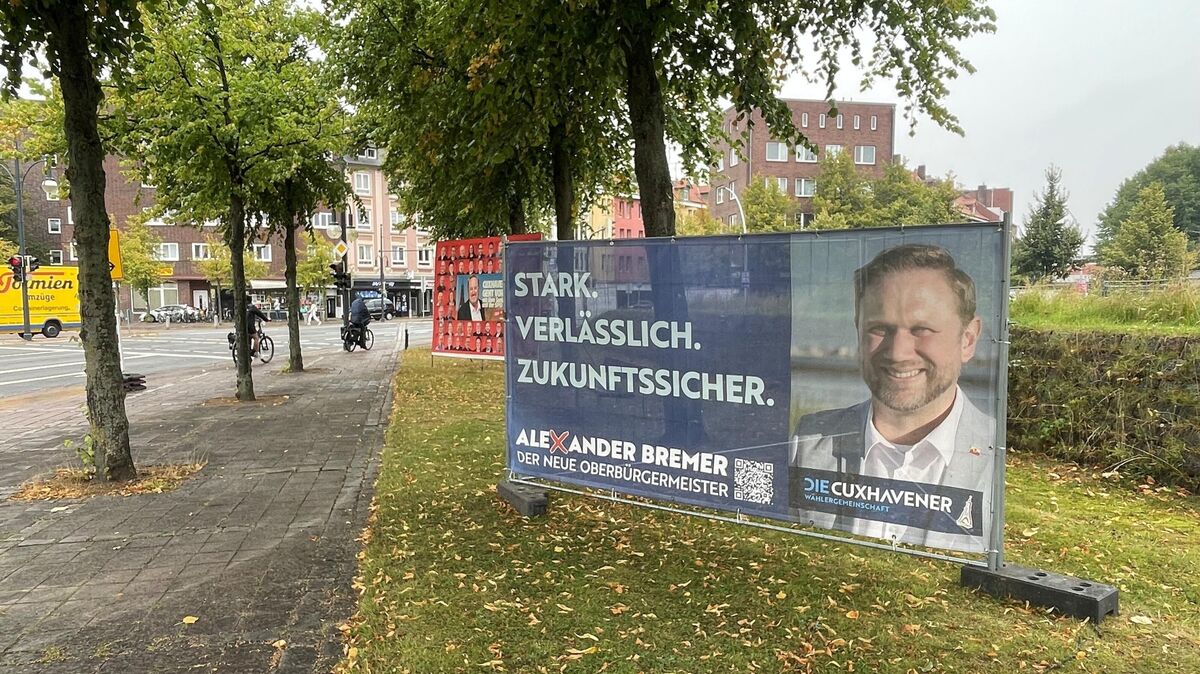 Um solch ein Plakat geht es. Entwendet wurde es allerdings nicht am im Bild gezeigten Standort (Poststraße), sondern im Bereich der Spanger Straße. Foto: Koppe