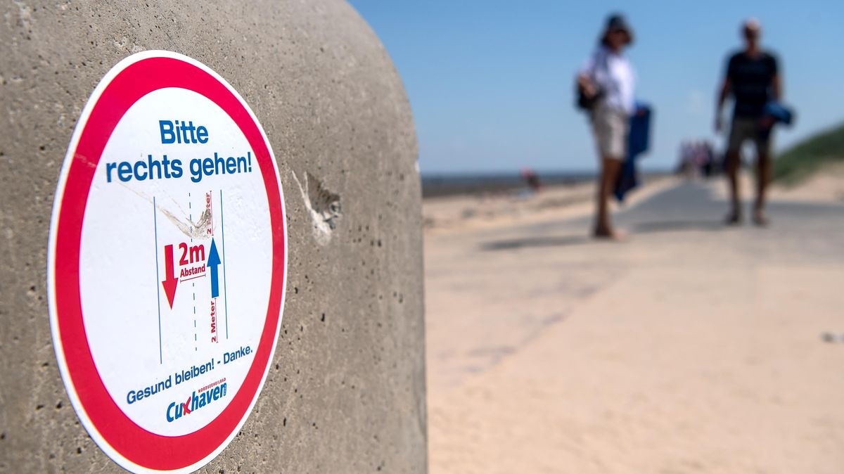 Ab Montag sollen Kontaktbeschränkungen in Cuxhaven und Umgebung gelten. Symbolfoto: Sina Schuldt/dpa