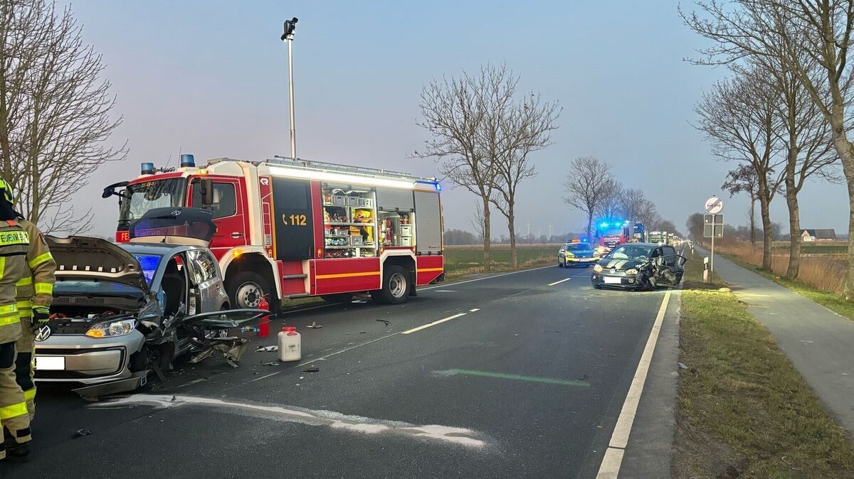 Mehrere Fahrzeuge waren an dem Unfall auf der B73 im März 2025 zwischen Otterndorf und Altenbruch beteiligt. Foto: Polizei