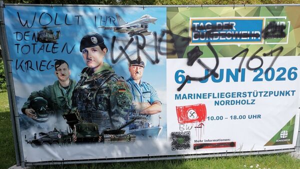 Bundeswehr-Plakate in Cuxhaven beschmiert: Polizei ermittelt wegen Sachbeschädigung