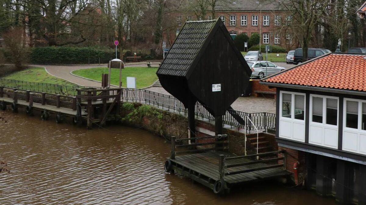 Die in die Jahre gekommene Ufermauer am Großen Specken soll saniert, die Uferpromenade umgestaltet werden. Foto: Mangels