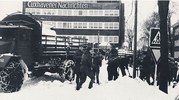 Erst kam die Kripo, dann der Ministerpräsident: Cuxhavens Pressegeschichte in Bildern