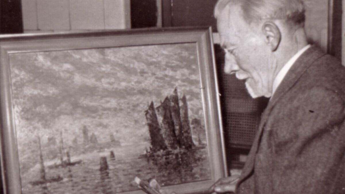 Der Cuxhavener Maler Ernst Gock in seinem Atelier. Foto: Sammlung Bussler