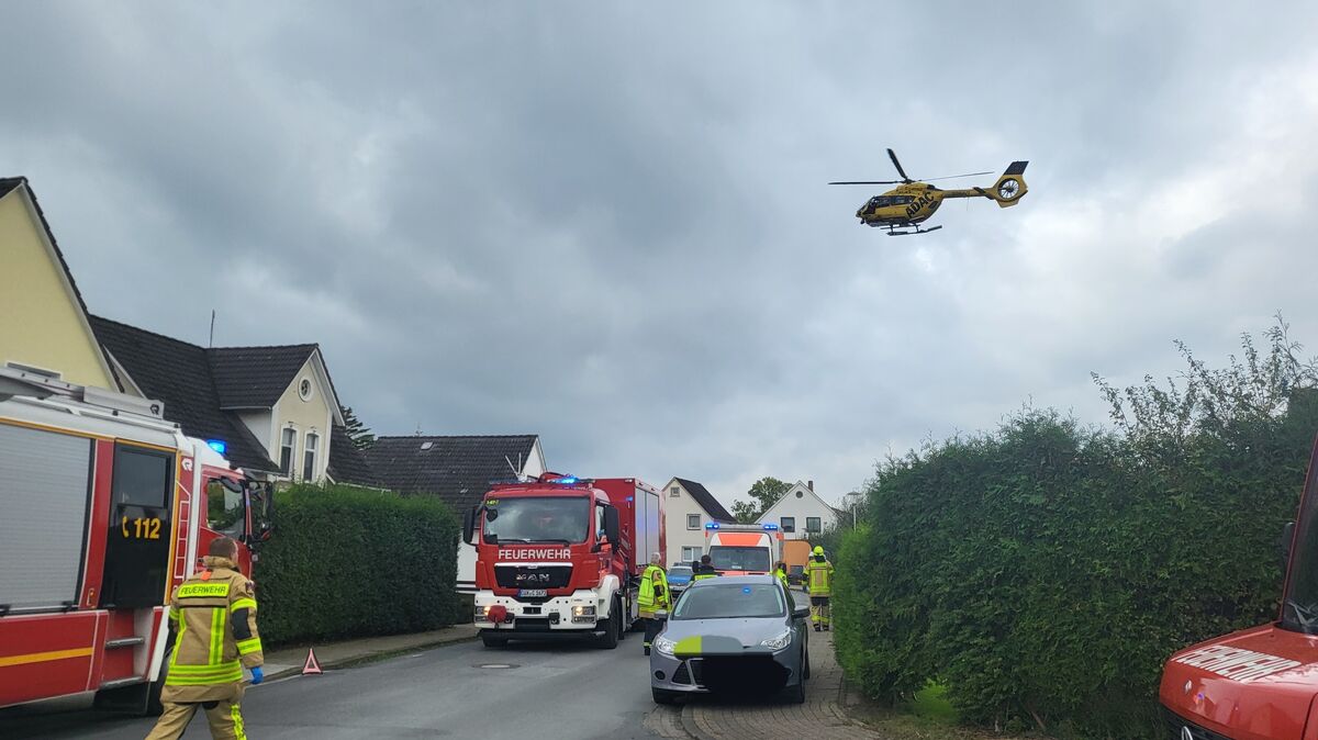 Der Rettungshubschrauber landet in Groden und bringt das lebensgefährlich verletzte Mädchen nach dem Unfall ins Krankenhaus. Foto: Polizei