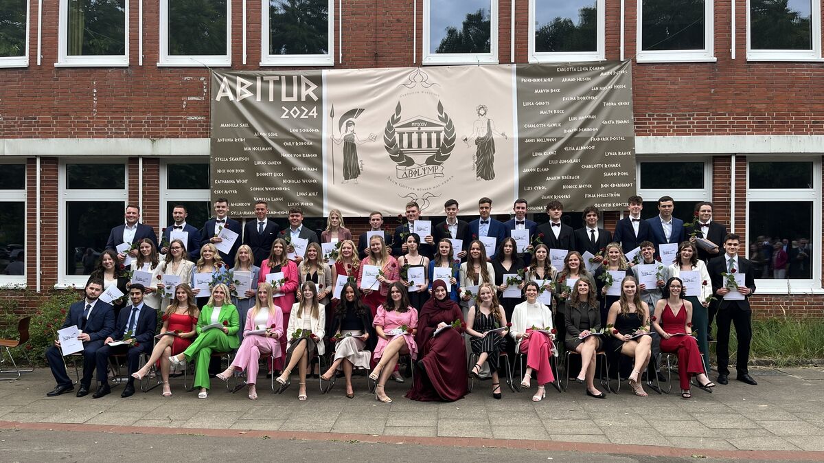 Die Abiturienten 2024 des Gymnasiums Warstade. Foto: Grell