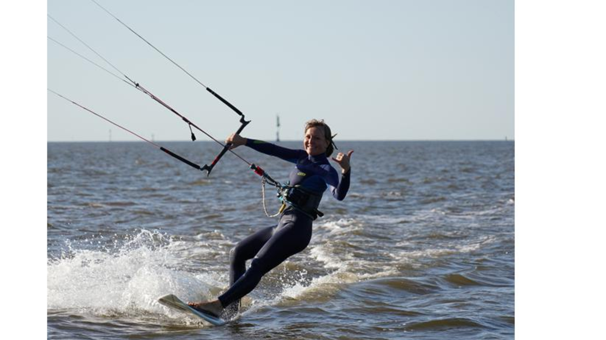 Ein Leben ohne Wasser: Für Kite-Surferin Eleen Schirmel ist das unvorstellbar. Ob in der Cux-Nordsee oder in Neuseeland: Hier bekommt sie den Kopf frei, mitten in der Natur. Foto: Oliver Marburg
