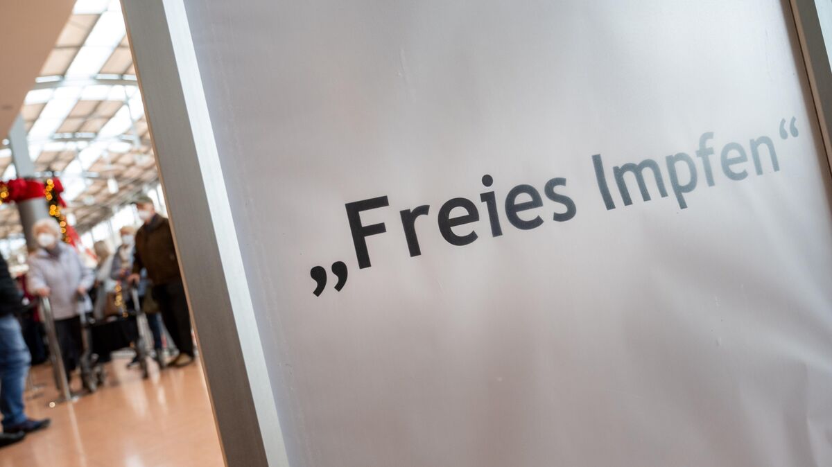 Beim "Freien Impfen" (hier eine Aufnahme aus Mecklenburg-vorpommern eine gibt es den Piks gegen Covid-19 ohne vorherigen Termin. Foto: Stefan Sauer/dpa