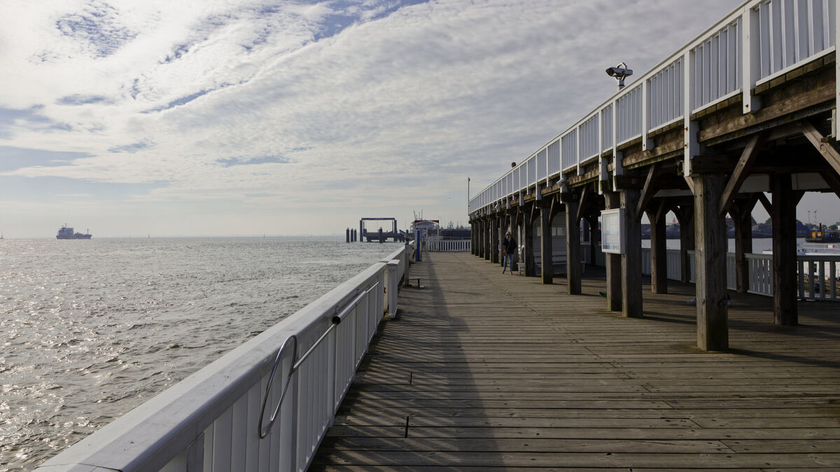 Die Alte Liebe soll saniert und in diesem Zuge umgestaltet werden. Eine zweigeschossige Plattform wird es künftig nicht geben, wenn es nach den Plänen der Hafengesellschaft Niedersachsen Ports geht. Foto: Schimmel