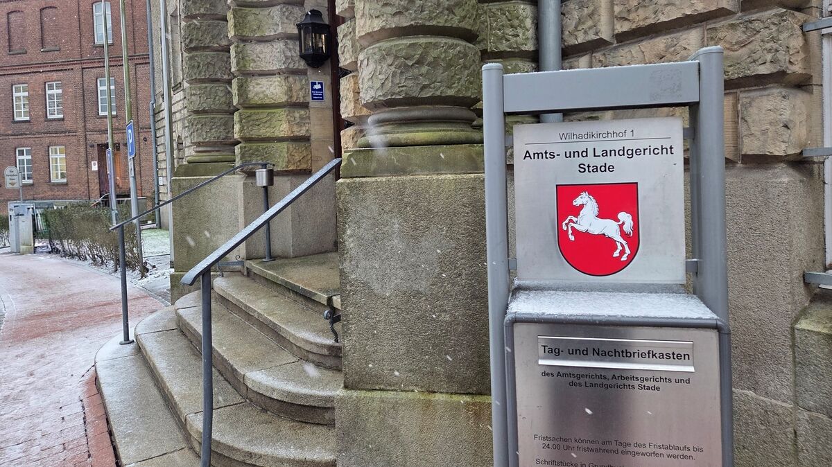 Am Landgericht Stade wird der Prozess wegen bewaffneten Drogenhandels in Hechthausen verhandelt. Foto: Brettschneider
