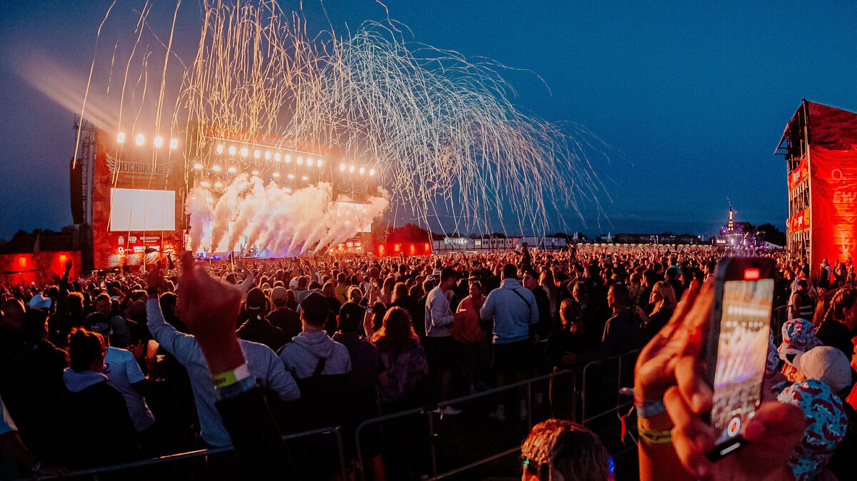 Festivalstimmung pur: Das Deichbrand 2025 in Wanhöden begeistert mit spektakulären Shows und einer Vielzahl an Extras für die Besucher. Foto: Keck