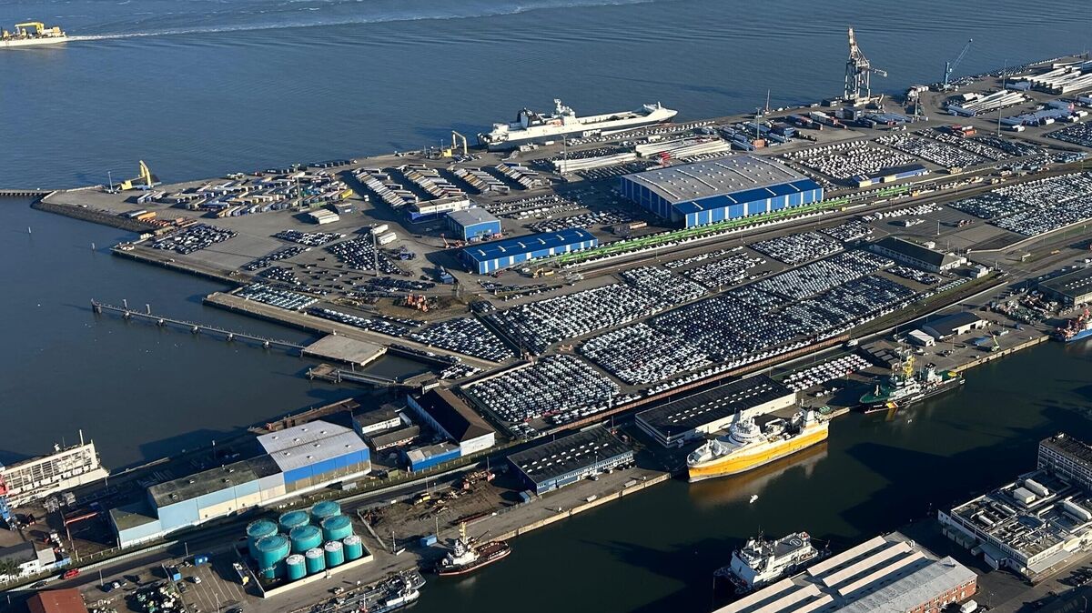Der Umschlag im Seeverkehr hat im Cuxhavener Hafen im ersten Halbjahr im Vergleich zum Vorjahr enorm zugenommen. 1,8 Millionen Tonnen konnten im Seegüterumschlag verzeichnet werden, 61 Prozent mehr als im ersten Halbjahr 2024. Foto: Makel