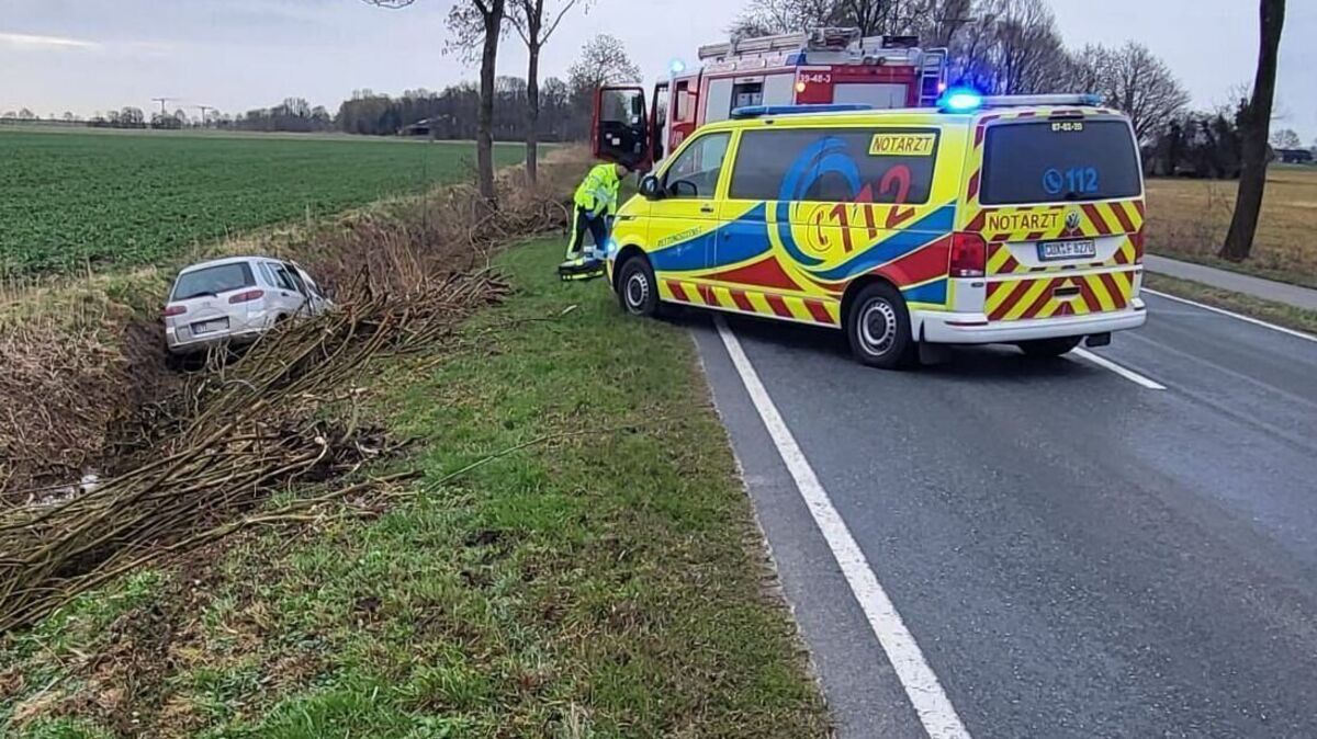 Die Rettungskräfte leiten umgehend Reanimationsmaßnahmen ein. Doch jede Hilfe kam zu spät. Foto: Polizei