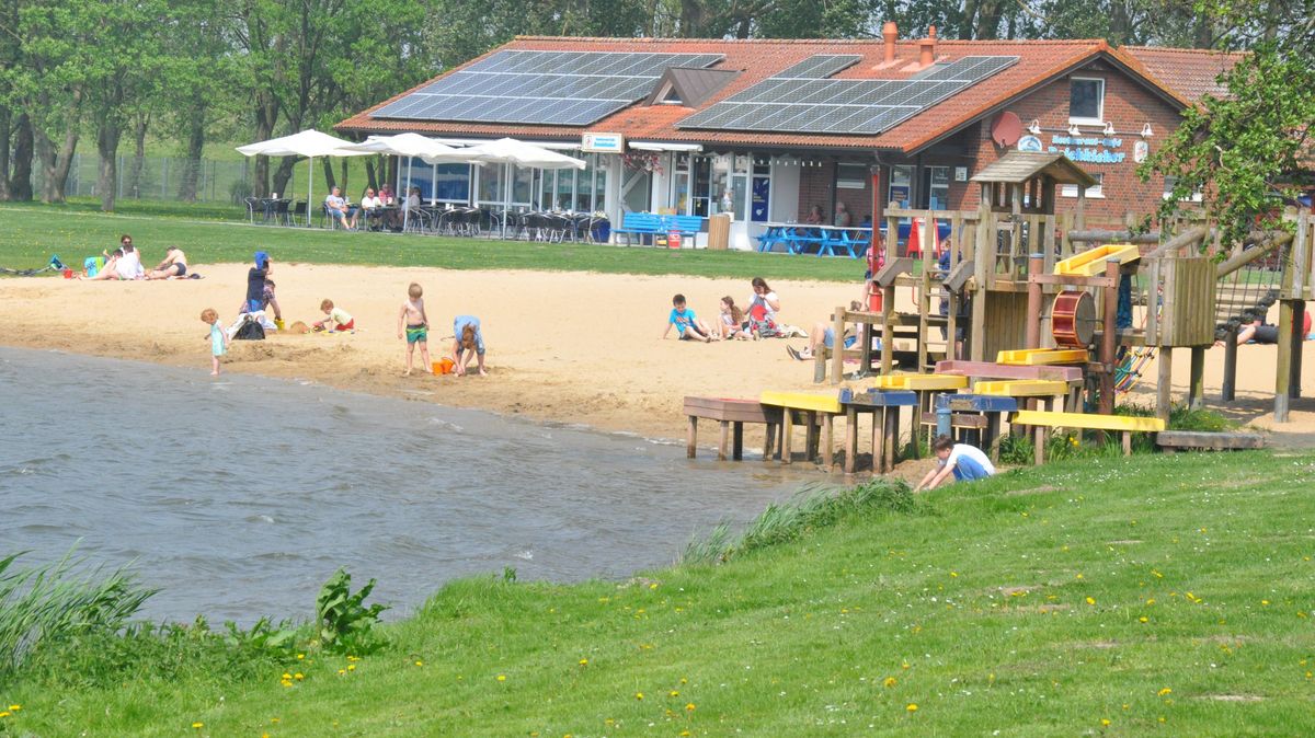 Das Gebiet um den Badesse im Otterndorfer Feriengebiet soll nicht durch den Neubau von Ferienhäusern beeinträchtigt werden. Foto: Kramp