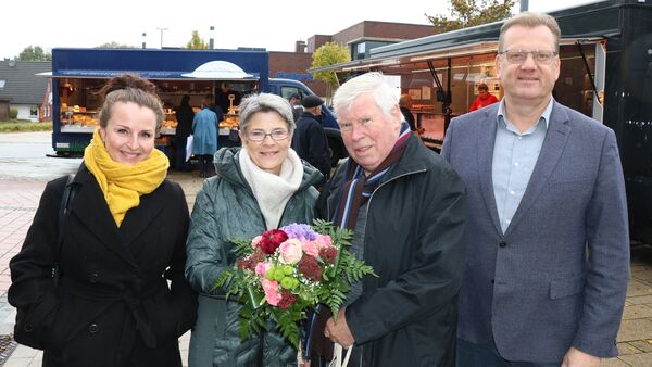 Wochenmarkt Cadenberge feiert 40. Geburtstag: Gründungsmitglied mischt immer noch mit