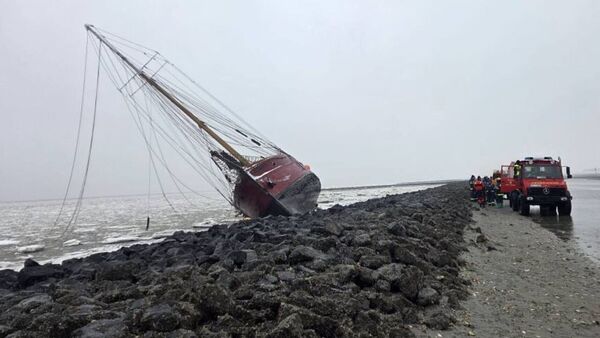Erste Sicherung gelungen: Wie es mit der "Ethel von Brixham" vor Cuxhaven weitergeht