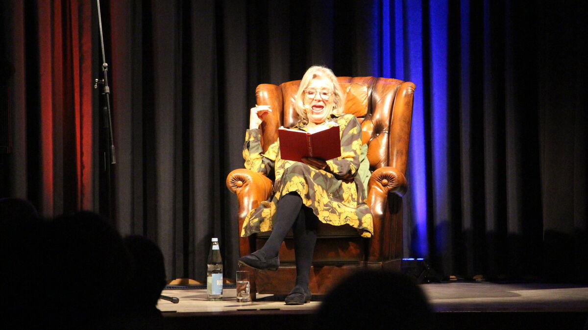 Programmänderung: Jutta Speidel las aus ihrem Buch „Amaryllis“. Foto: Domke-Feiner