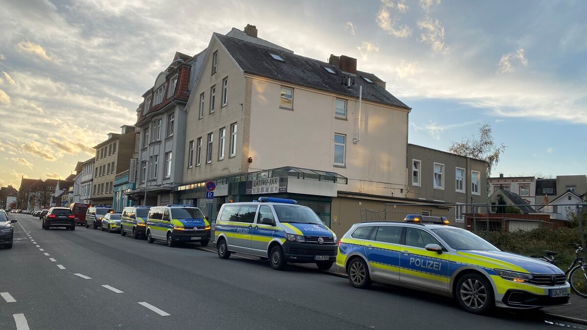Die Polizei rückte mit sieben Fahrzeugen zum Einsatzort an. Foto: Keck