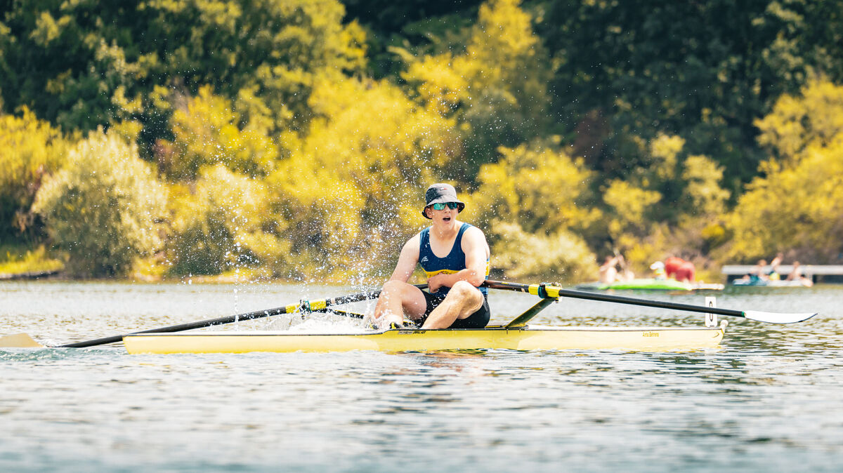 Der Moment des Triumphes: Christopher tom Wörden fährt bei den Deutschen U17-Meisterschaften als Erster über die Ziellinie. Foto: shotbyhille