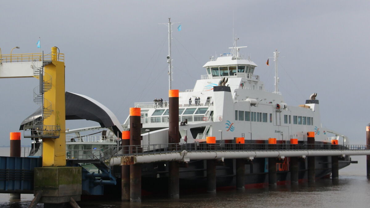 Die Elbferry - hier am Anleger in Brunsbüttel - ist seit Mitte Dezember 2021 Geschichte. Archivfoto: Kramp