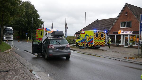 Frontalcrash auf B73 in Hechthausen: Zwei Fahrer nach Unfall verletzt