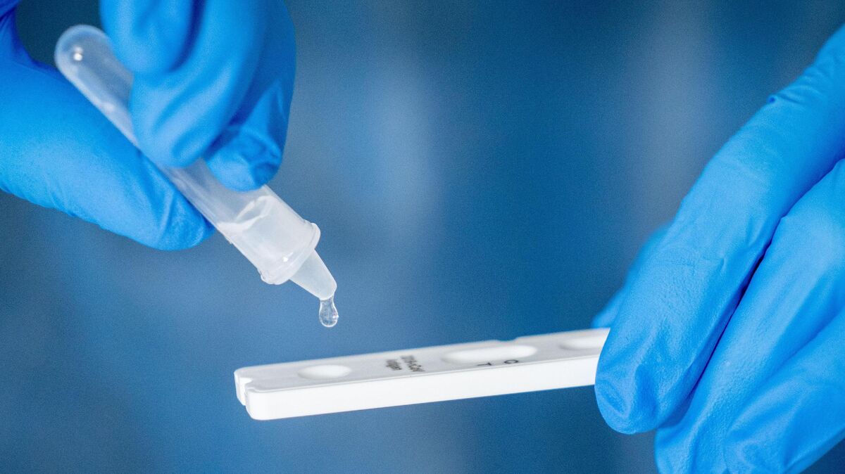 Dass sie bei 2G-plus trotz Impfung nun noch für jede Aktivität zur Teststation sollen, zermürbt vor allem Senioren. Inzwischen ist die Regel angepasst worden: Für dreifach Geimpfte entfällt diese Testpflicht. Foto: dpa