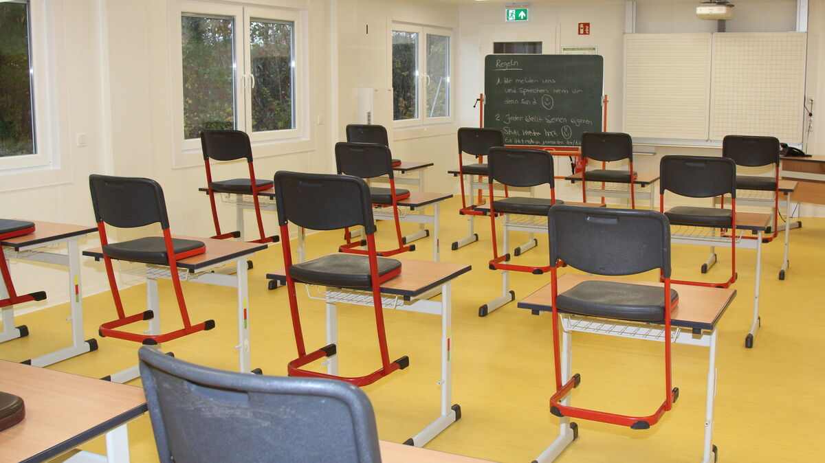 Unterricht in Klassenräumen aus Modulen ist in einigen Cuxhavener Schulen (hier Süderwisch) bereits Alltag. Solche Zwischenlösungen werden auch an anderen Orten entstehen. Foto: Reese-Winne