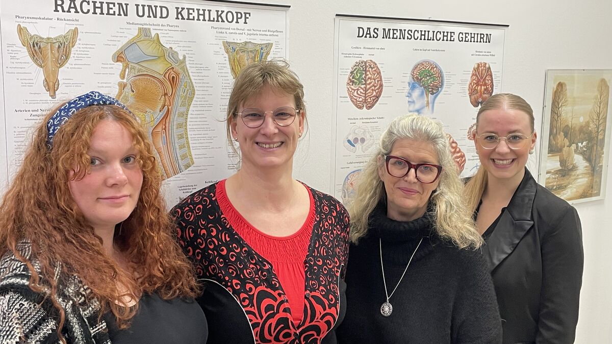 Vier Logopädinnen sprechen mit der Schilderung ihres Praxisalltags Klartext: V.l. Thessa Timmermann, Sylvana Gottschalk, Martina Rusch und Sina Gornott. Foto: Reese-Winne