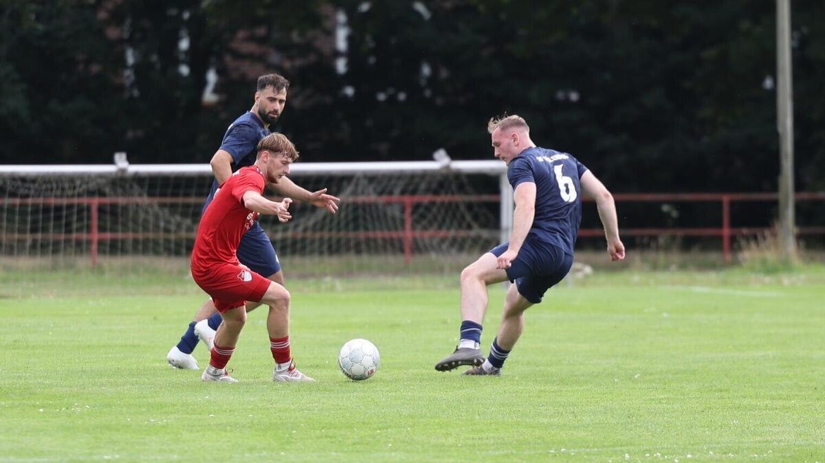 Jan-Lukas Mergard traf beim 6:3 gegen den SV Lilienthal-Falkenberg gleich fünfmal. Und auch beim "Tiefenrausch-Cup" (hier gegen SF Sahlenburg) konnte er ein weiteres Tor erzielen. Foto: May