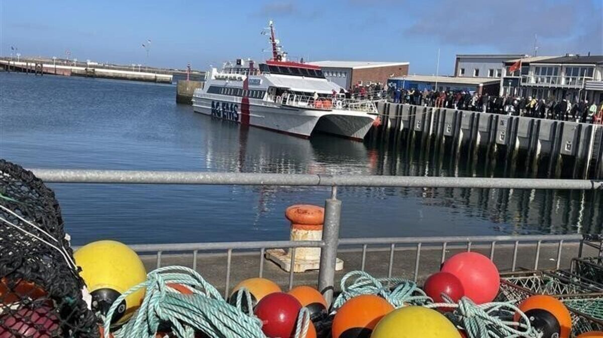 Die „Nordlicht“ im Binnenhafen von Helgoland. Foto: Kramp