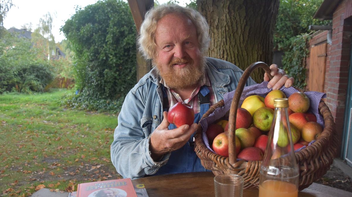 Eckart Brandt hat sich um den Erhalt alter Apfelsorten verdient gemacht. Der in Wohnste aufgewachsene Pomologe ist heute international bekannt. In seinem neuen Buch "Die erste Hälfte meines Lebens" lässt der 70-Jährige seine Kindheit, Jugend und Studienzeit wieder aufleben. Foto: Brandt