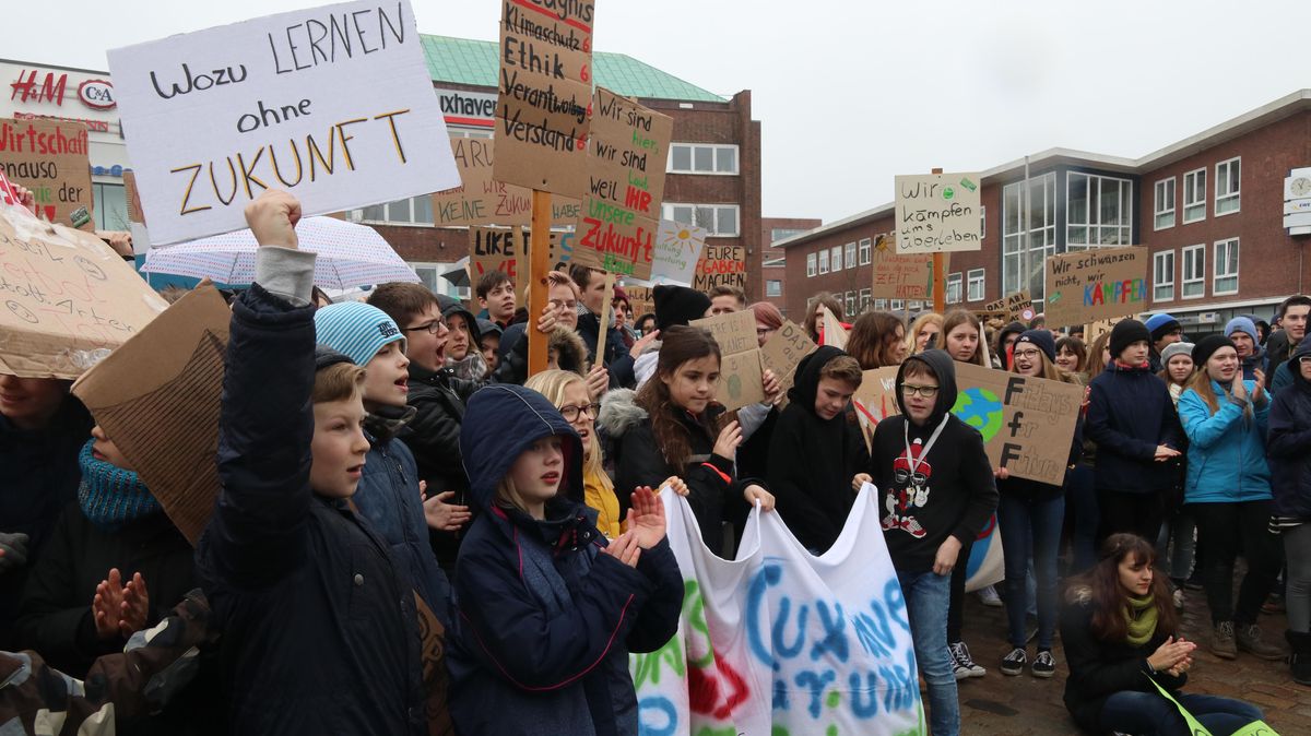 Die Demonstration "Fridays for Future" in Cuxhaven. Foto: Koppe