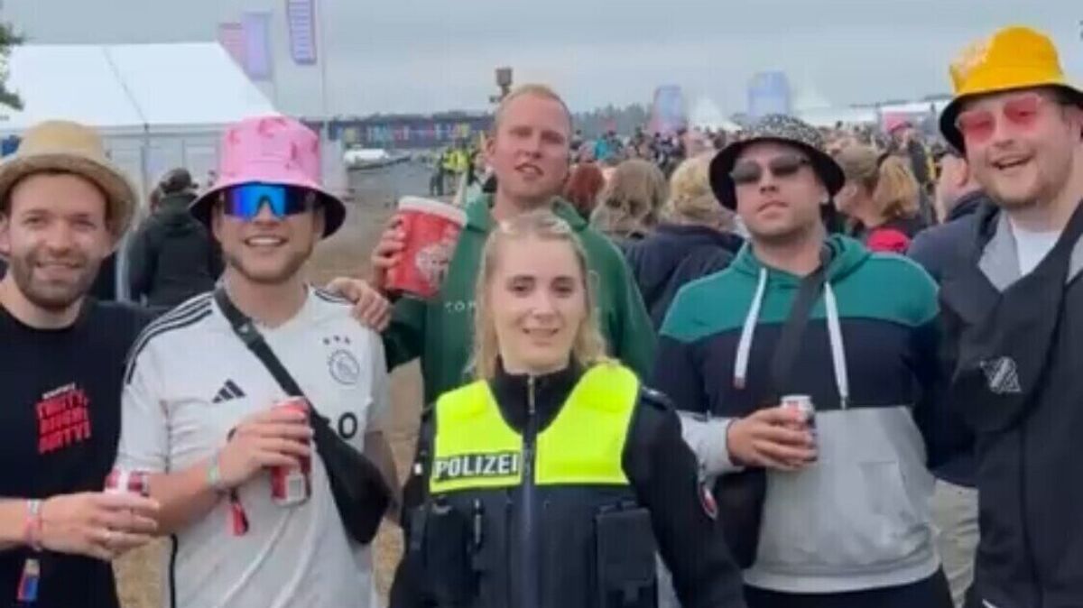 Die Polizei steht hin und wieder auch zur Verfügung, um mit Festival-Besuchern und -Besucherinnen Fotos zu machen. Foto: Polizei