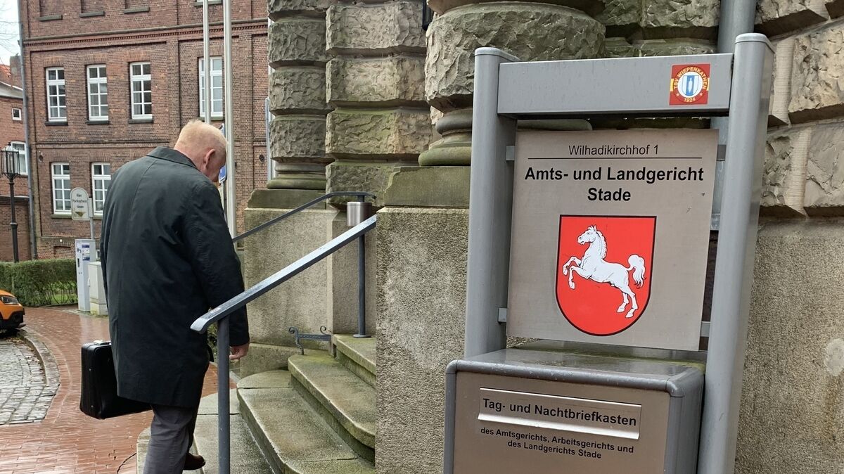 Nach einem Streit in einer Diskothek in Cuxhaven müssen sich jetzt zwei junge Männer unter anderem wegen versuchten Totschlags vor dem Landgericht Stade verantworten. Foto: May