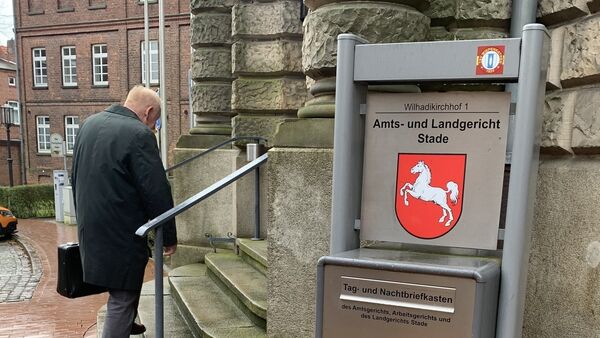 Nach Messer-Attacke vor Cuxhavener Disco: Zeuge sollte Aussage zurücknehmen