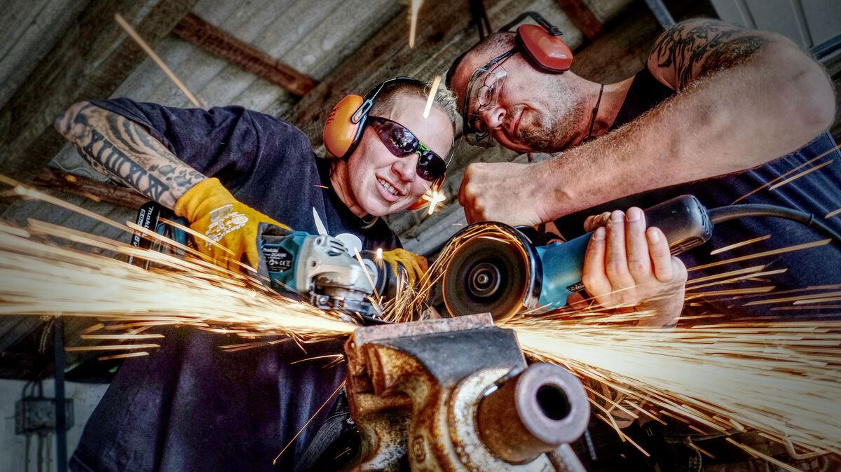 Die beiden kreativen Köpfe Camilla und Jacko in ihrem Element. Foto: Farpfotos