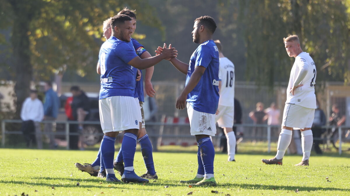Victor Santos (r.) erzielte das erlösende 1:0 im Spiel gegen Drochtersen/Assel III. Foto: Lütt